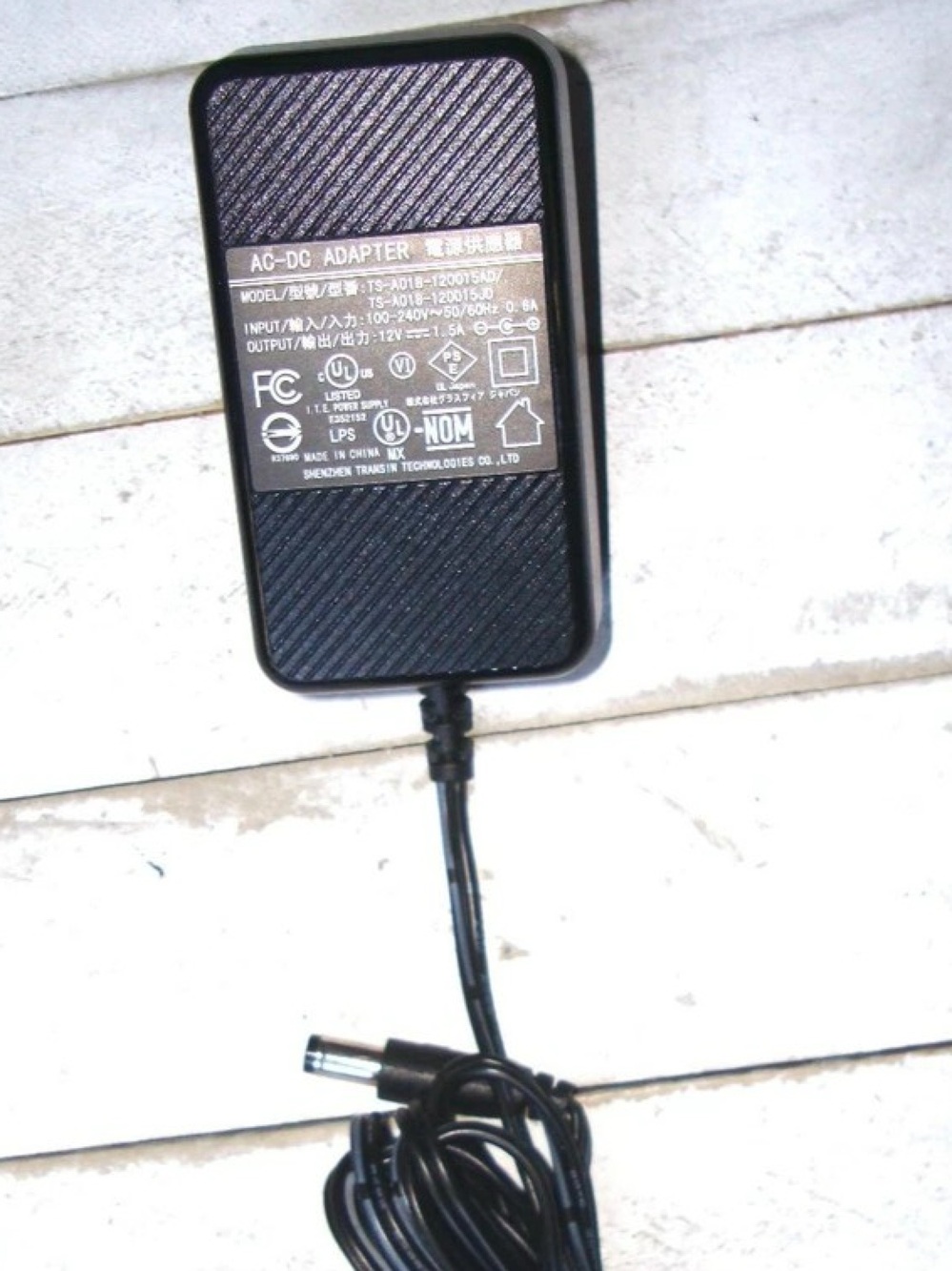 AC-DC Power Supply - Model: TS-A018-120015AD / TS-A018-120015JD / 12V 1.5A